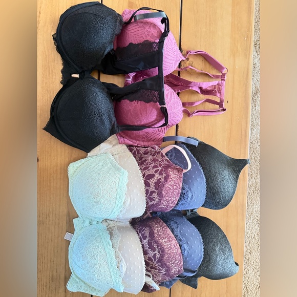 Selling bulk set of Victoria’s Secret / Pink bras. 34DD